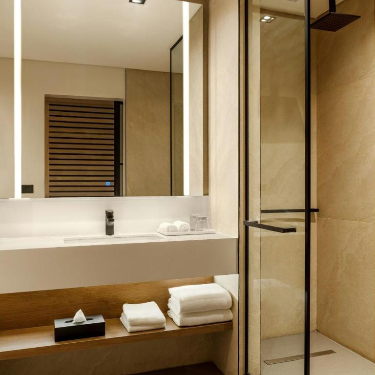 Sheraton Asuncion Hotel - Habitación Clásica con 1 cama extragrande y vistas a la ciudad - 4