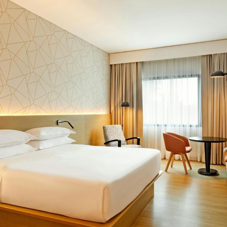 Sheraton Asuncion Hotel - Habitación Clásica con 1 cama extragrande y vistas a la ciudad - 1