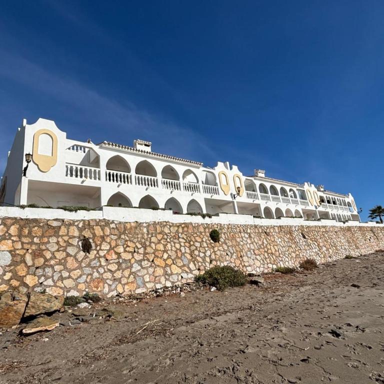 Bright Beachfront Apartment - ref 157 by Costarentals - Apartamento - 38
