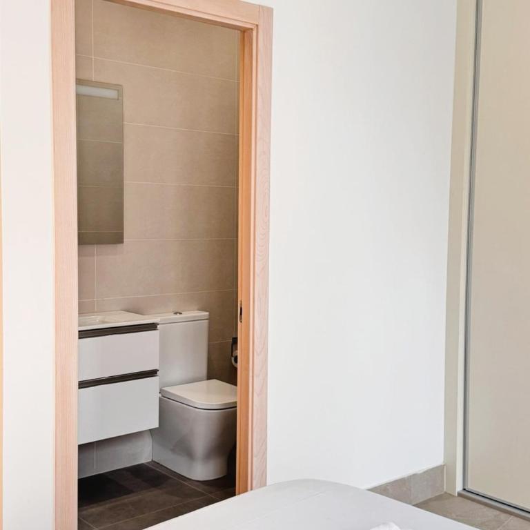 B Elegant & central apartment with unique views - Three-Bedroom Apartment - 17