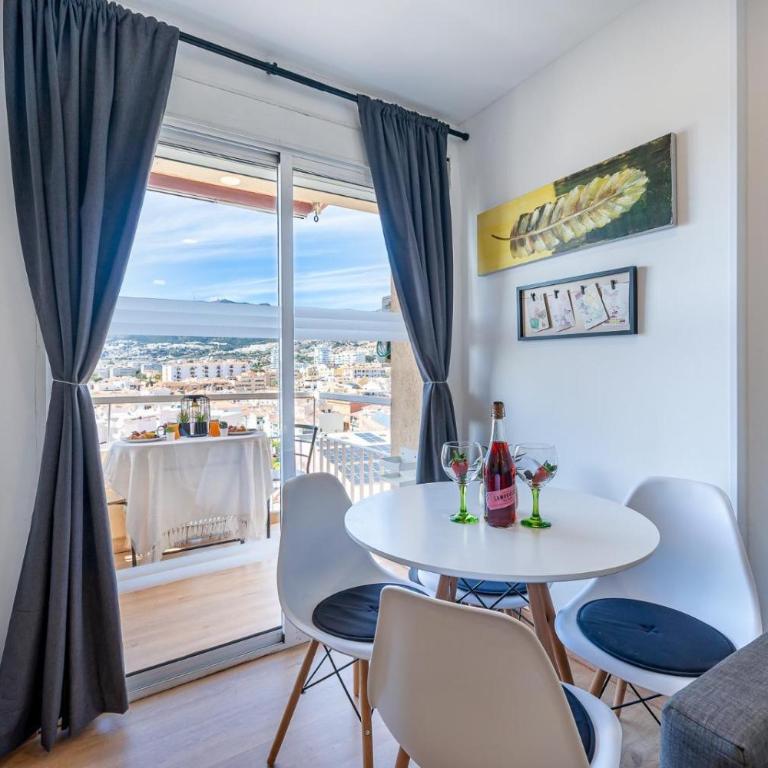 Vistas al mar y piscina Ático en Benalmádena cerca a la playa - Apartamento de 1 dormitorio - 5