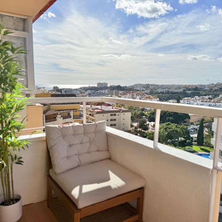 Vistas al mar y piscina Ático en Benalmádena cerca a la playa - Apartamento de 1 dormitorio - 3