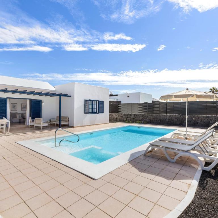 Lanzarote Villa Volcan 10- Private Heated Pool - Two-Bedroom Villa - 4