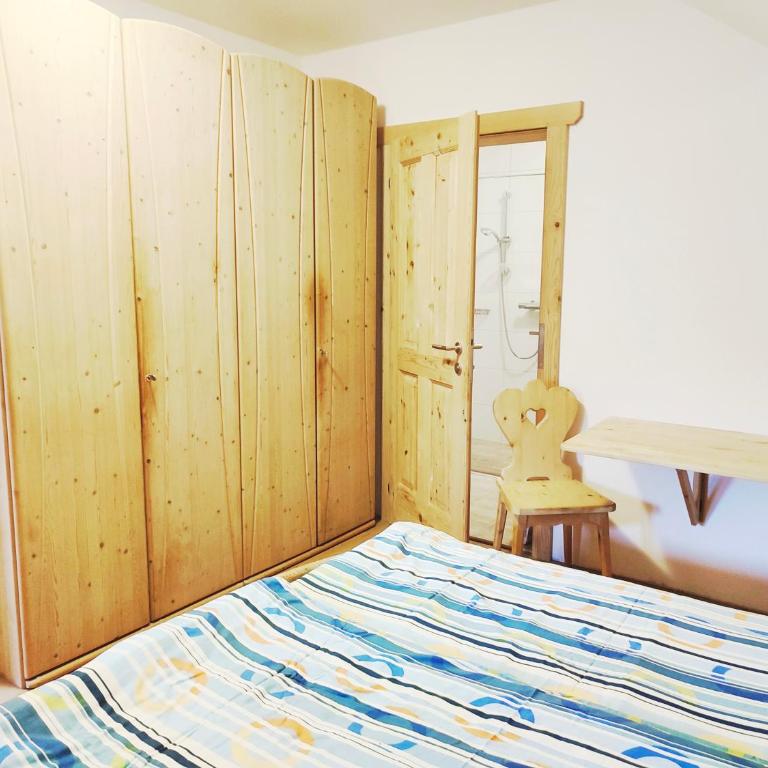Ferienwohnung Almenland Familie Bruggraber mit 2 Schlafzimmer - Deluxe Doppelzimmer mit Dusche - 14