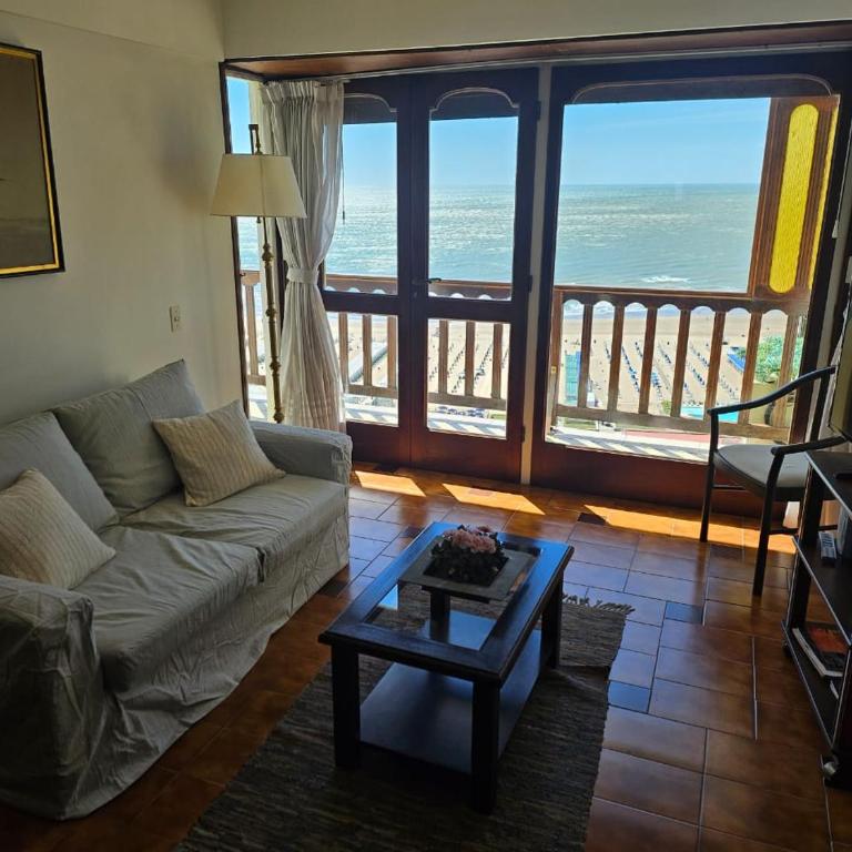 Departamento frente a Playa Grande con pileta y cochera - Vista espectacular - Two-Bedroom Deluxe Apartment with Ocean View - 2