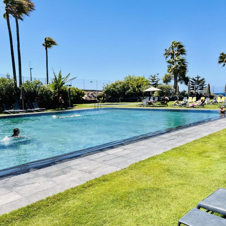 Luxury Villa with sea view, private jacuzzi & heated pool - Villa - 44