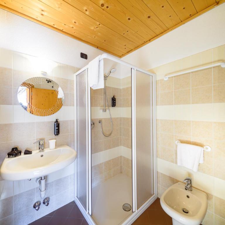 Hotel Ambassador Bormio - Camera King con Balcone - 7
