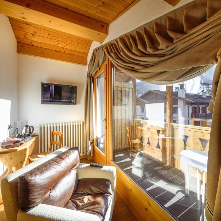 Hotel Ambassador Bormio - Camera King con Balcone - 4