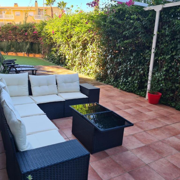 Jardín, piscina y playa - Apartamento de 2 dormitorios con vistas al jardín - 2