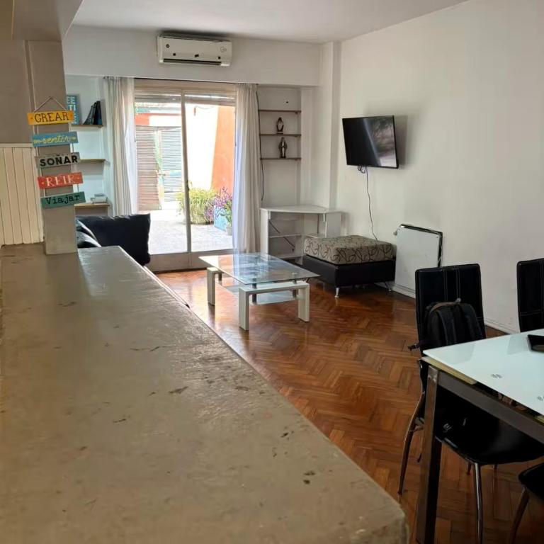 Departamento en Martinez a 100 metros de la plaza - Apartamento de 2 dormitorios - 1