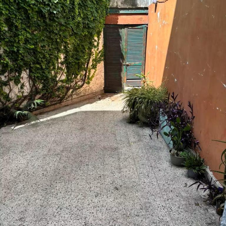 Departamento en Martinez a 100 metros de la plaza - Two-Bedroom Apartment - 11