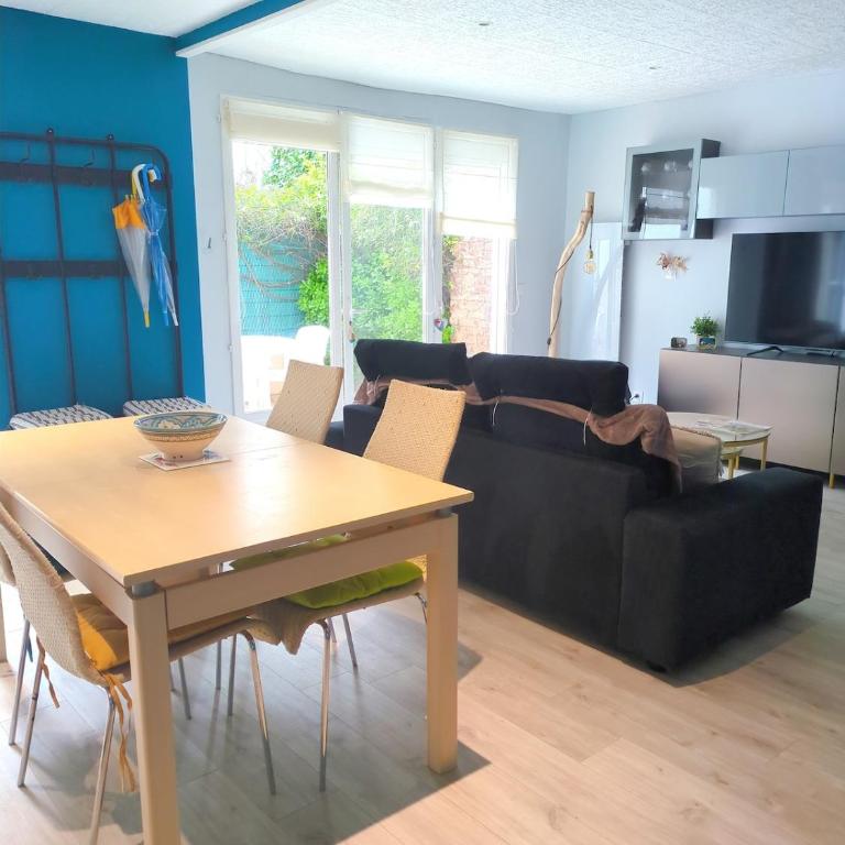 Les Cabines, F3 avec Terrasse , Plage à 1 min - Appartement 2 Chambres - 17