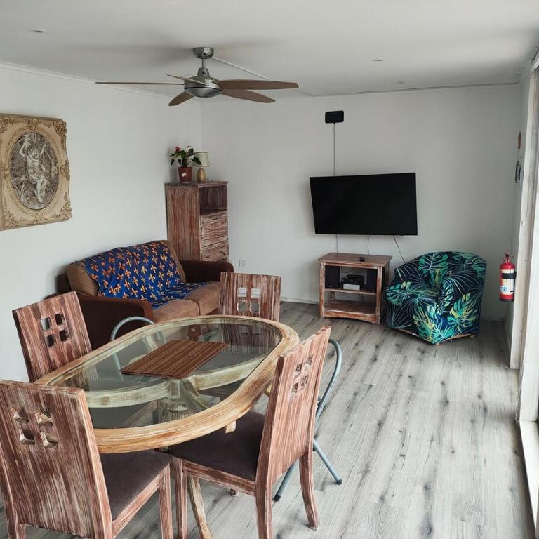 Seguridad Familia Playa La Herradura Caminando 15 minutos - Two-Bedroom House - 1