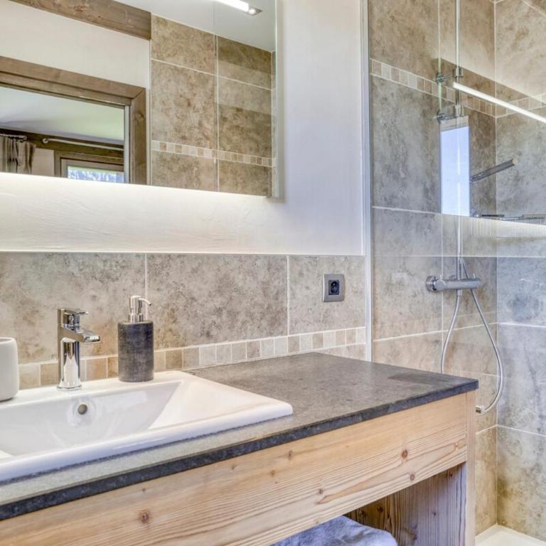 Chalet exceptionnel de 600m2 - Spa, salle de gym, ski-room - Chalet - 13