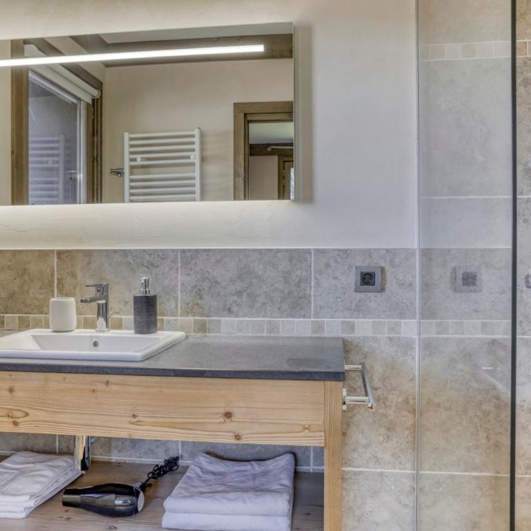 Chalet exceptionnel de 600m2 - Spa, salle de gym, ski-room - Chalet - 33