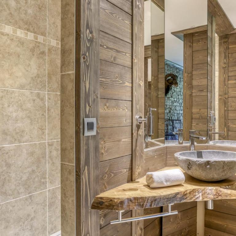 Chalet exceptionnel de 600m2 - Spa, salle de gym, ski-room - Chalet - 44
