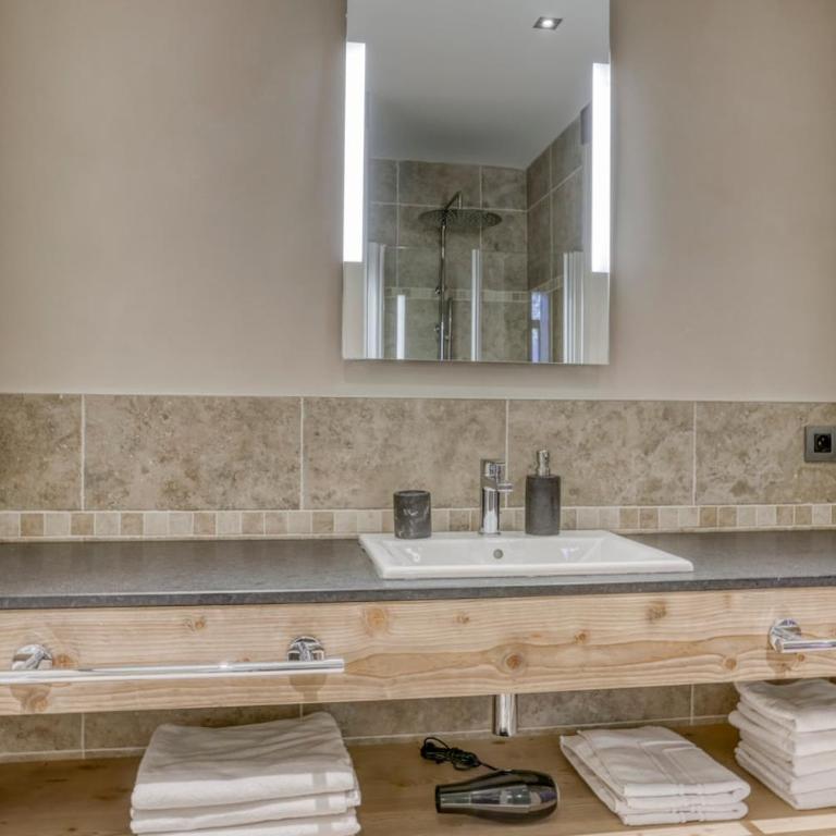 Chalet exceptionnel de 600m2 - Spa, salle de gym, ski-room - Chalet - 51