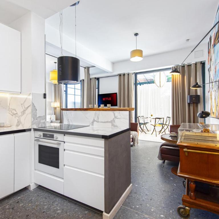 Menton Port & Plages - Logement unique - FP - Two-Bedroom Apartment - 3