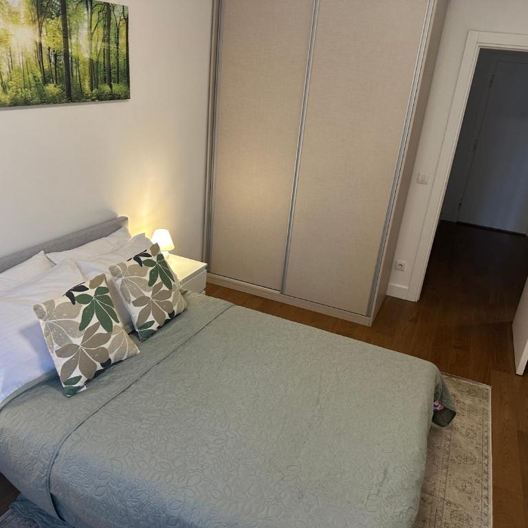 Garden Escape Zemun - One-Bedroom Apartment with Garden - 23