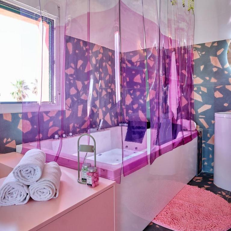 Jellyfish Seafront Boutique Studio with Jacuzzi - One-Bedroom Apartment - 5