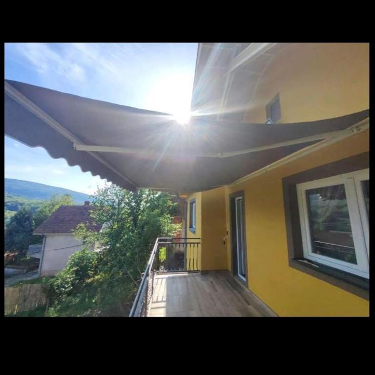 Bazen Jelasnica - Three-Bedroom Villa - 9