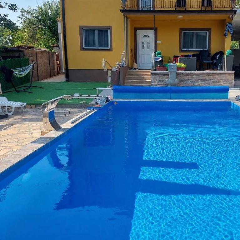 Bazen Jelasnica - Three-Bedroom Villa - 15