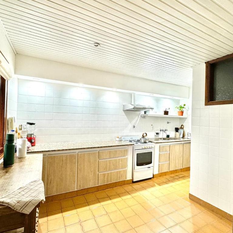 Casa con Pileta, Parrilla y Jardín x10 - Four-Bedroom House - 10