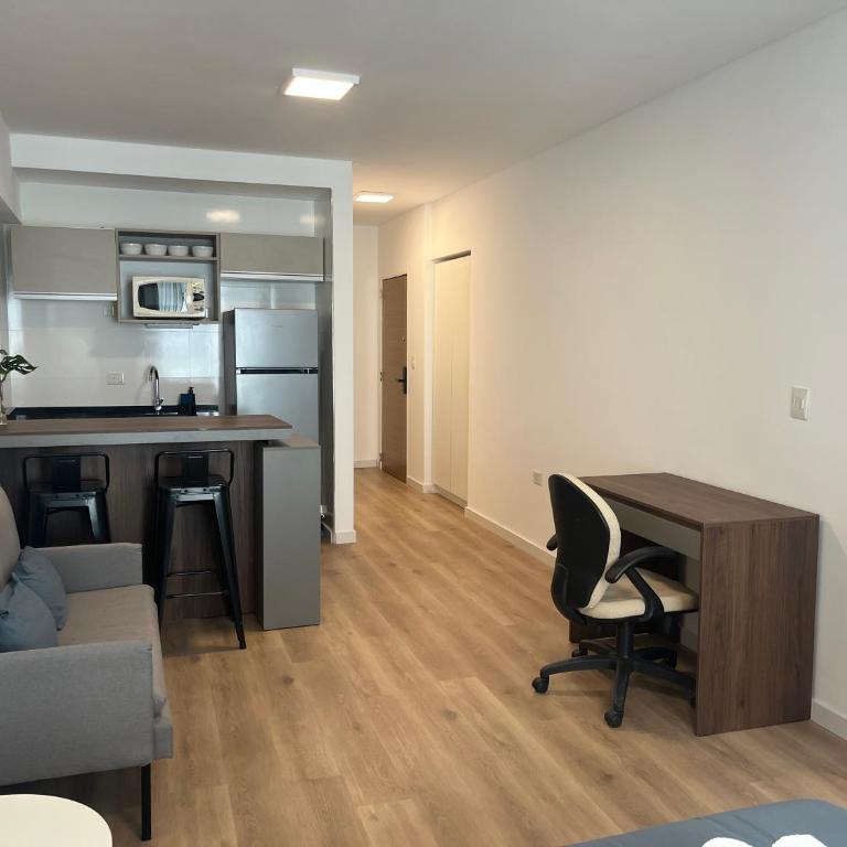 Modern apartment with balcony and desk for students - Apartamento con balcón - 11