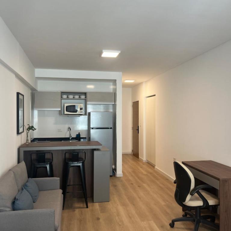 Modern apartment with balcony and desk for students - Apartamento con balcón - 13