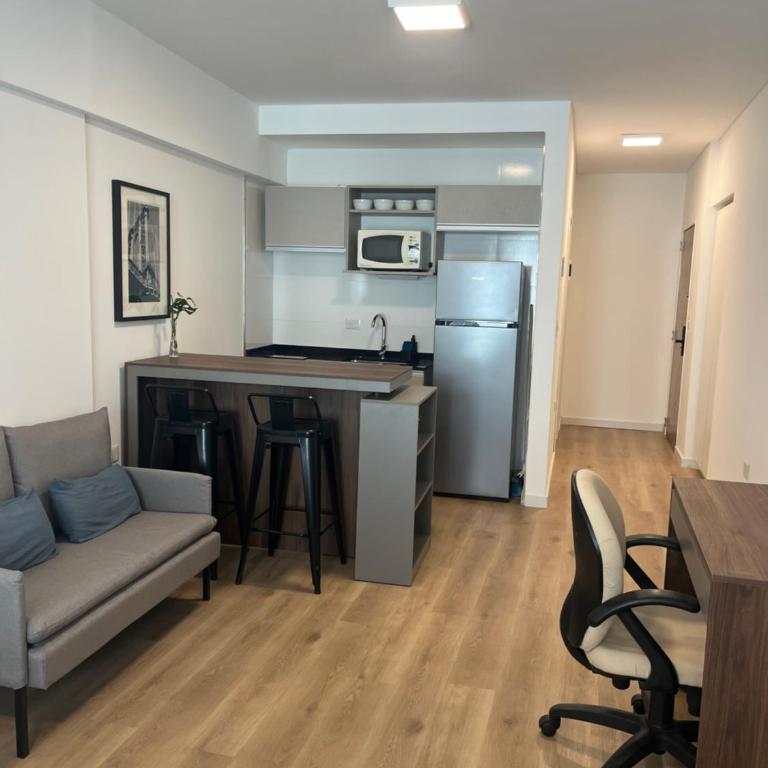 Modern apartment with balcony and desk for students - Apartamento con balcón - 27
