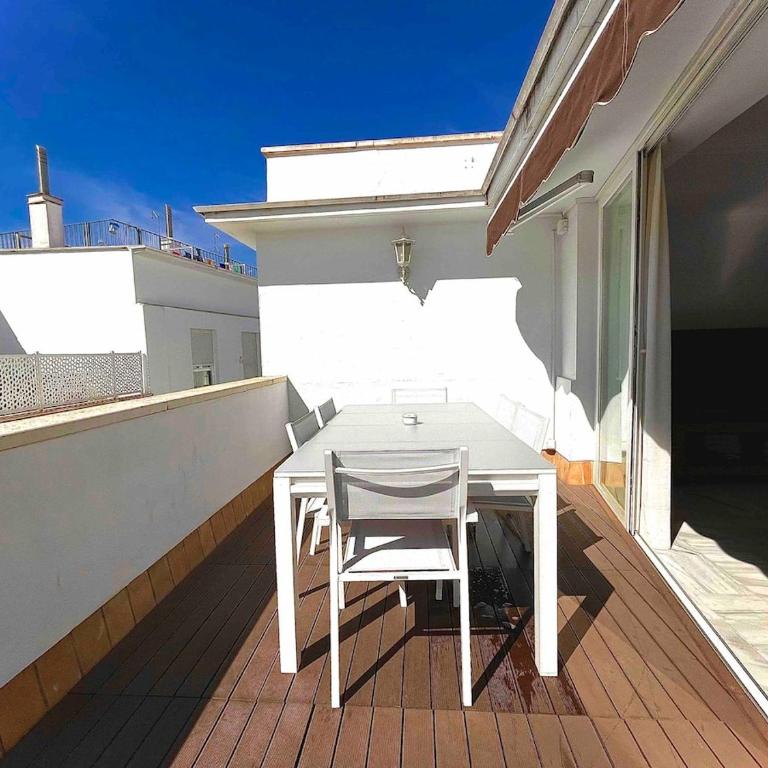 Atico Triana 100 meters with terrace and parking - Apartamento de 1 dormitorio - 25