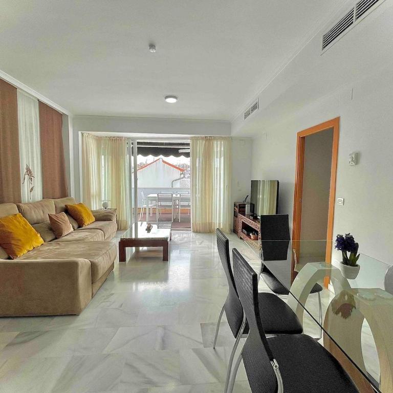 Atico Triana 100 meters with terrace and parking - Apartamento de 1 dormitorio - 33