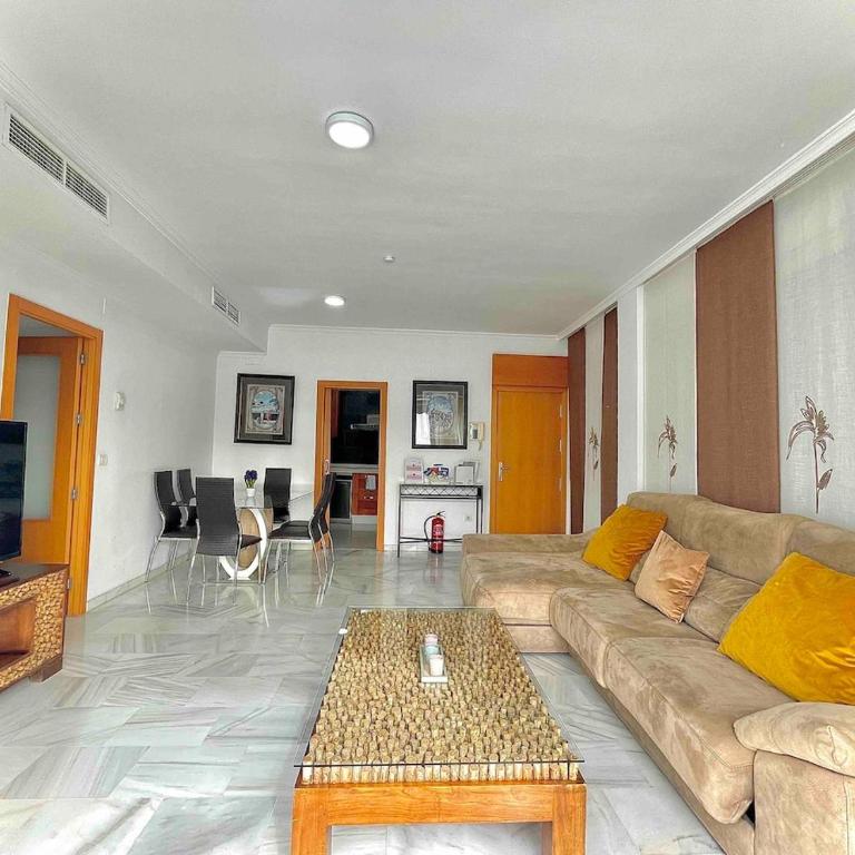 Atico Triana 100 meters with terrace and parking - Apartamento de 1 dormitorio - 35