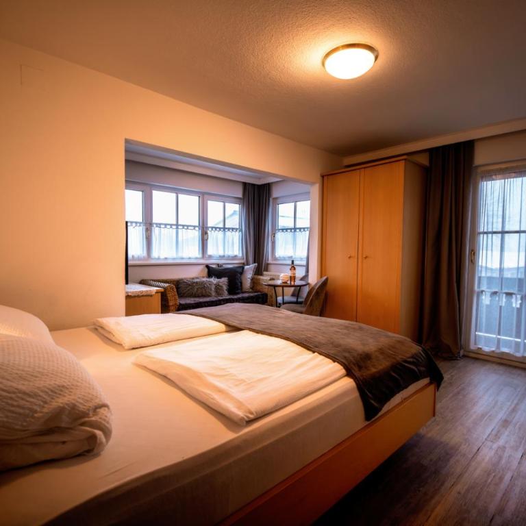 Pension Kuntschner - Großes Doppelzimmer - 4