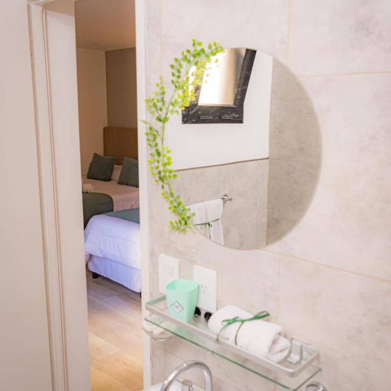 Hotel Caseros Salta - Habitación cuádruple - 8