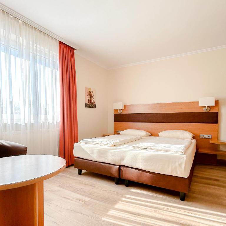 Hotel Kriemhild am Hirschgarten - Doppelzimmer - 10