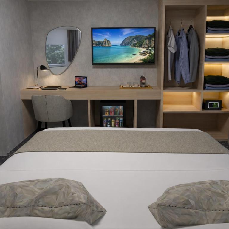 Hotel Fineso - Standardna Dvokrevetna Soba sa Bračnim Krevetom / Zasebnim Krevetima - 4