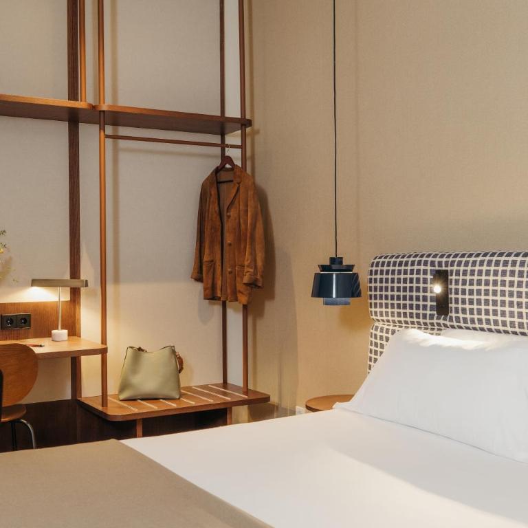 H Regas Adults Only - Executive King Suite with Free Parking - 3