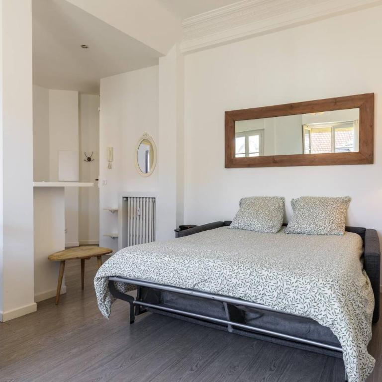 Charmant 2 pieces dans le carre d or - Appartement avec Balcon - 17