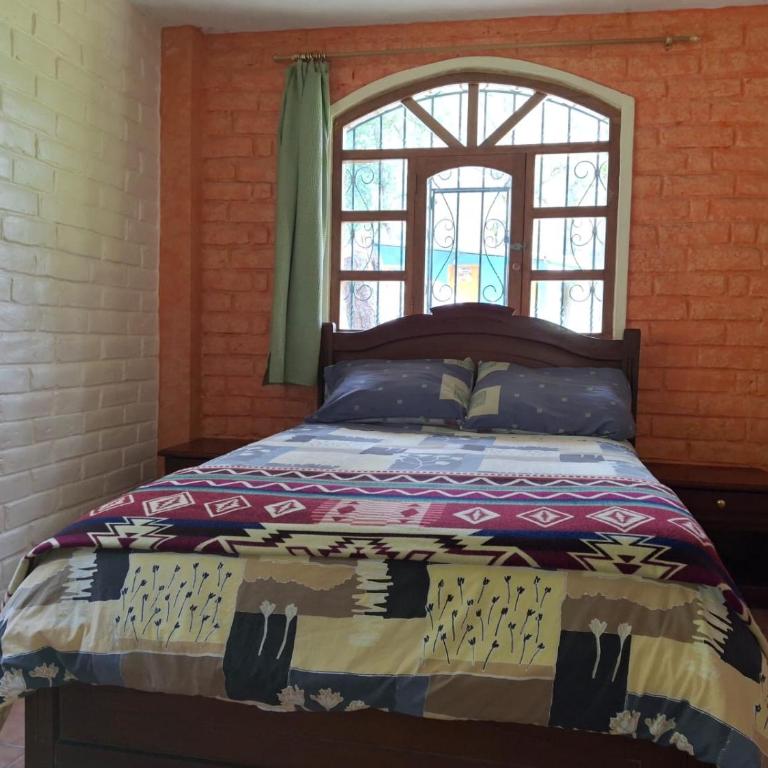 The Lookout Hideaway Cabin - Four-Bedroom Vacation Home - 17