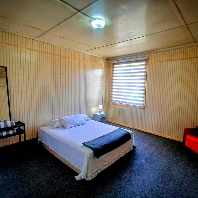 Central House - Double Room with Shared Bathroom - 2