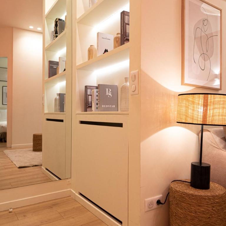Superb flat in Champs Elysées - Two-Bedroom Apartment - 13