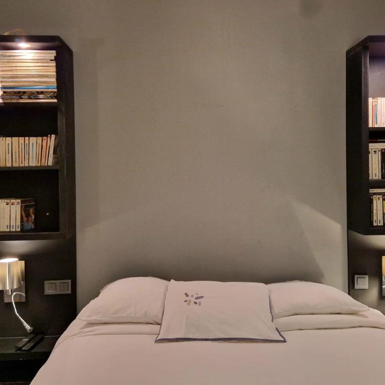 2 Private rooms in an Elegant Haussmannian Appartement - Double Room - 19