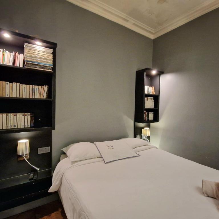 2 Private rooms in an Elegant Haussmannian Appartement - Double Room - 20