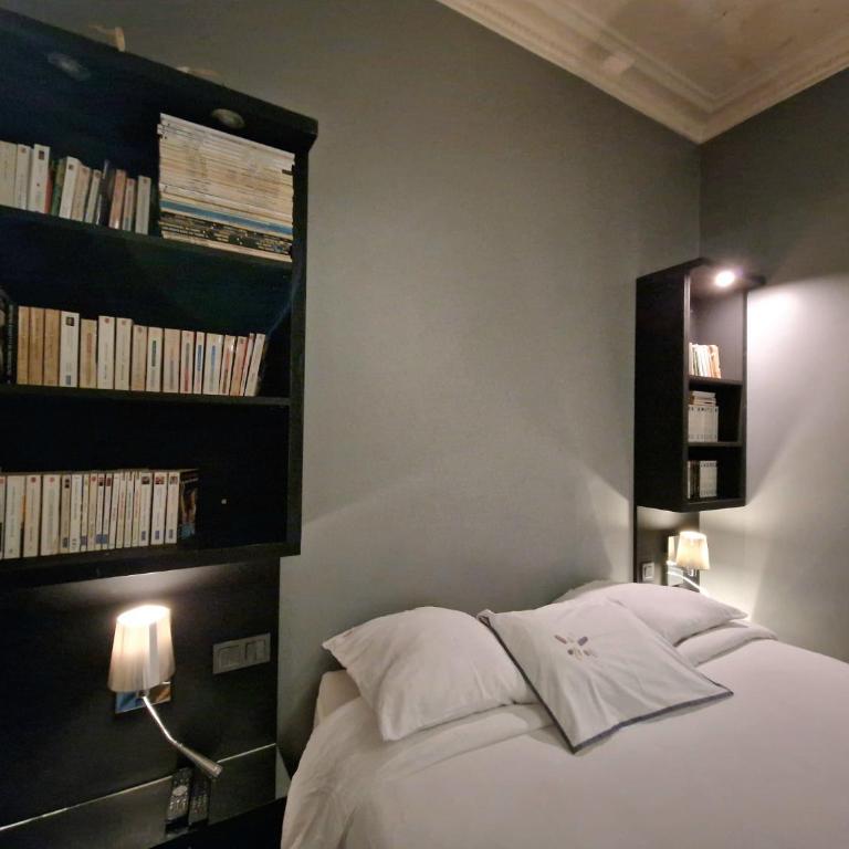 2 Private rooms in an Elegant Haussmannian Appartement - Double Room - 13