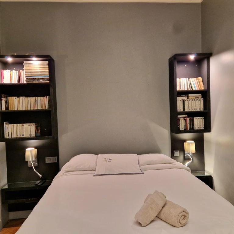 2 Private rooms in an Elegant Haussmannian Appartement - Double Room - 15