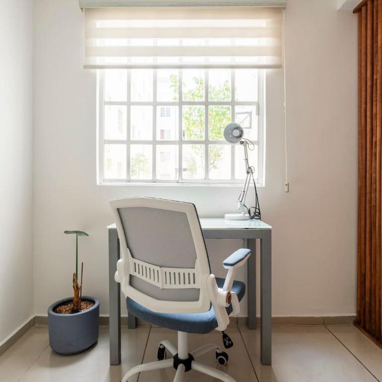 Experience Roma Norte in Eclectic Balconied Apt - Apartment with Balcony - 18
