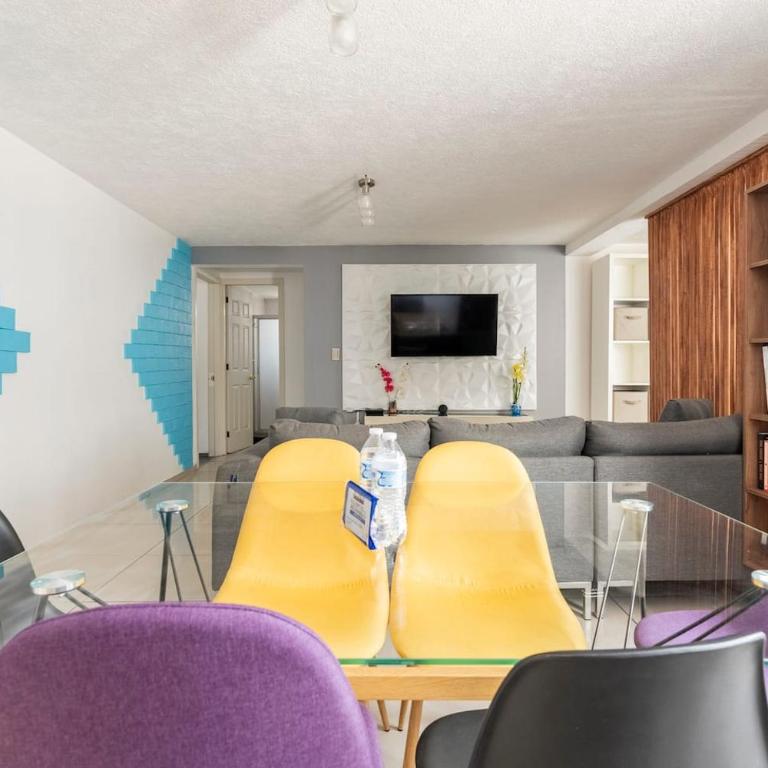 Experience Roma Norte in Eclectic Balconied Apt - Apartment with Balcony - 6