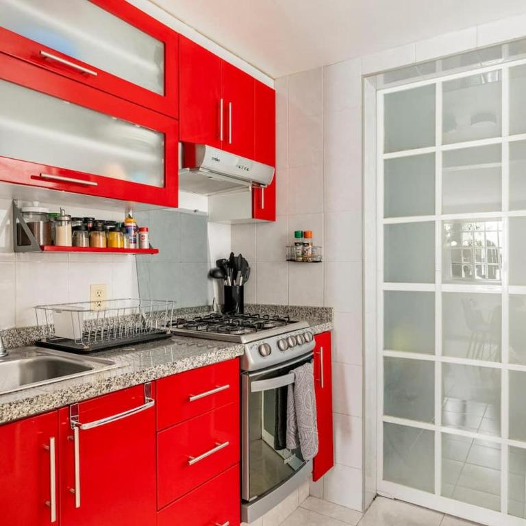 Experience Roma Norte in Eclectic Balconied Apt - Apartment with Balcony - 15