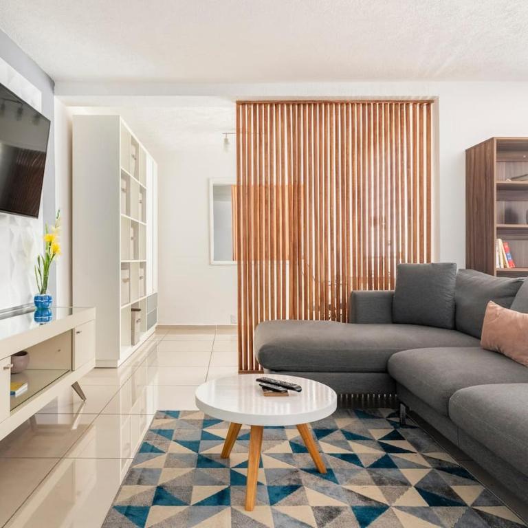 Experience Roma Norte in Eclectic Balconied Apt - Apartment with Balcony - 4